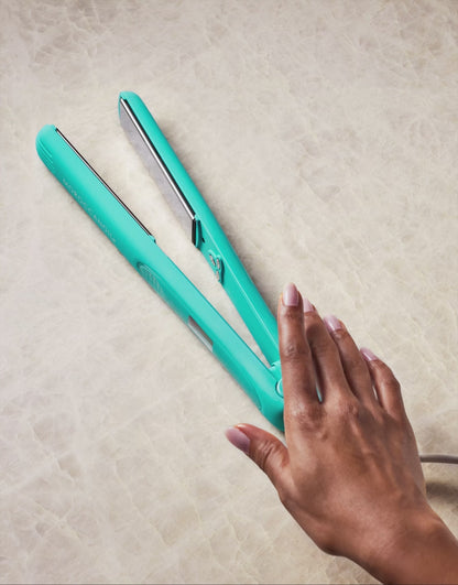 Moroccanoil | Perfectly Polished Titanium Flat Iron